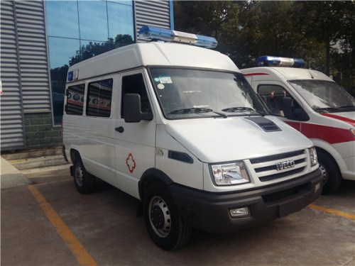 除了用于抢救病人,救护车还有什么用途(图1) 长途转院救护车3